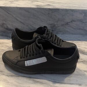 Givenchy Men's Black Sneakers with Gray Logo